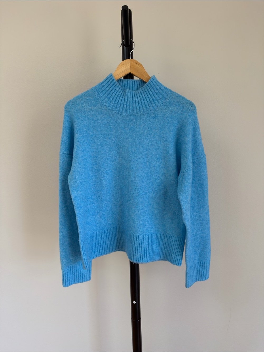 Modern Mock Neck Sweater Size Small